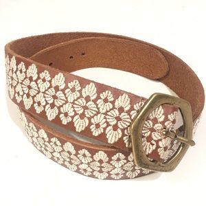 EMBROIDERED LEATHER BELT